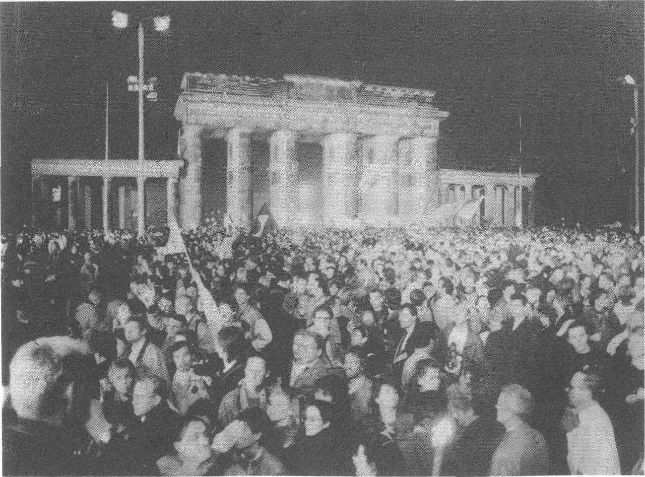 新德国宣告诞生——德国实现和平统一
